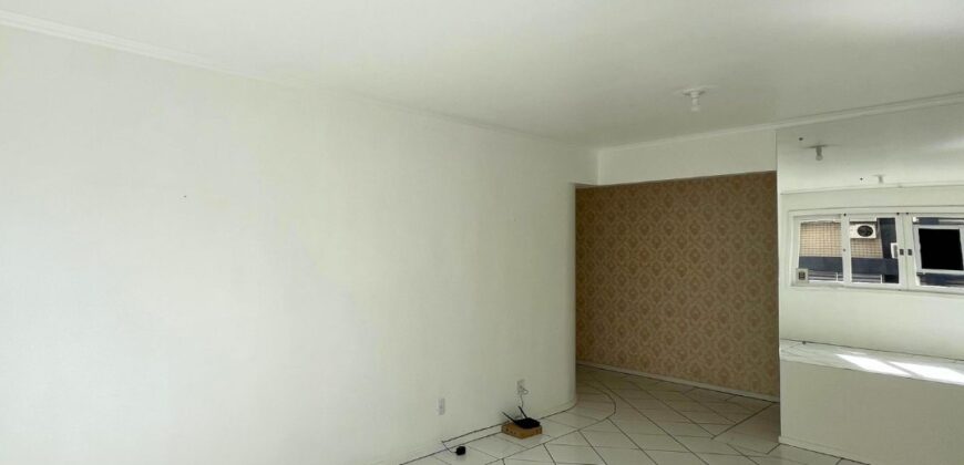 Apartamento no Ed. Santa Marta
