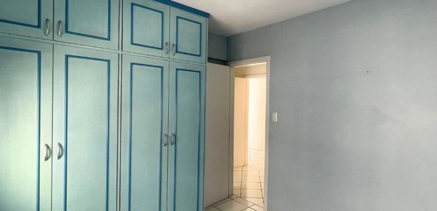 Apartamento no Ed. Santa Marta