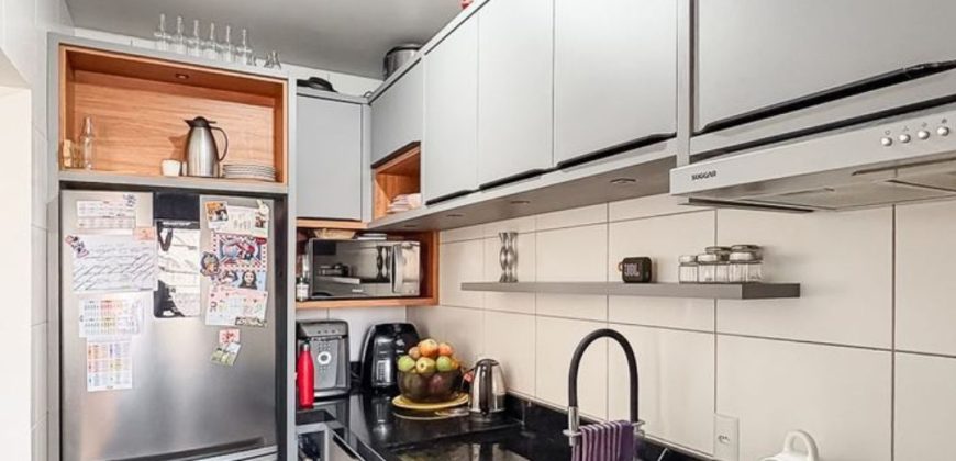 Apartamento semimobiliado